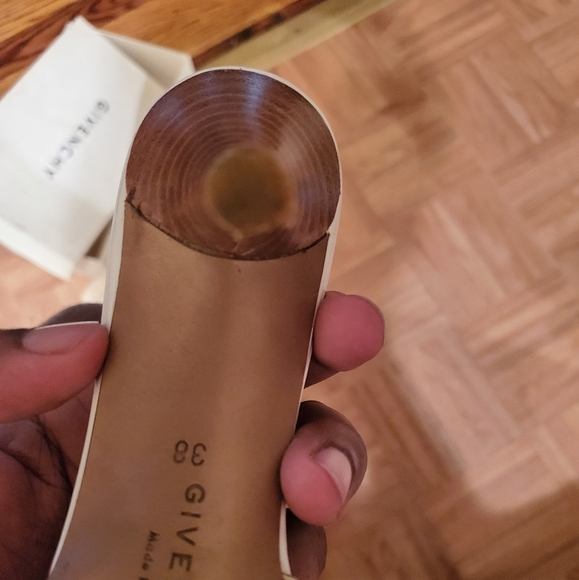 Givenchy kitten heel shoe - Picture 6 of 6